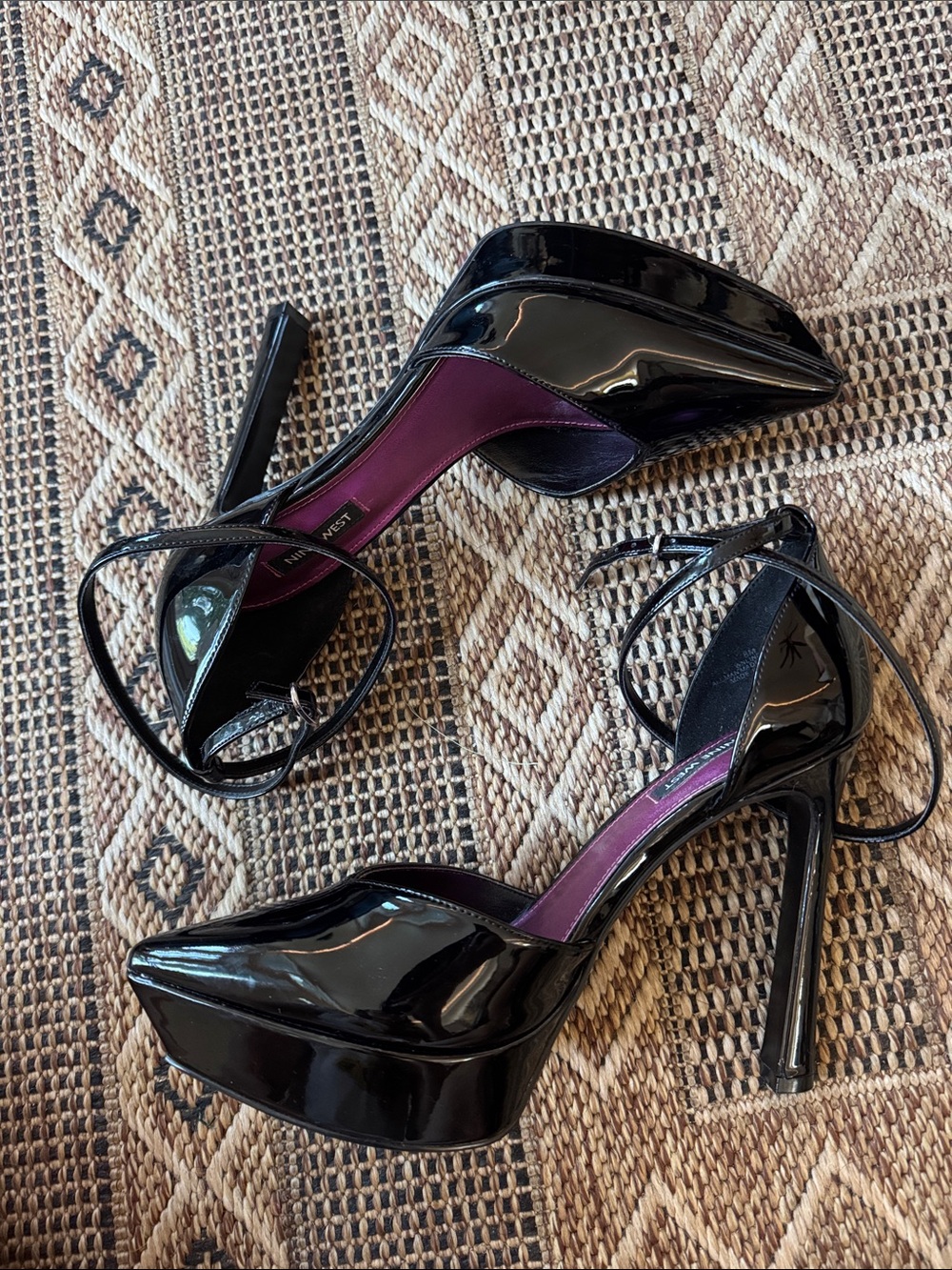NINE WEST Linda Patent Leather Platform Pump Black Pointed Toe Heels Size 8 - Picture 3 of 6